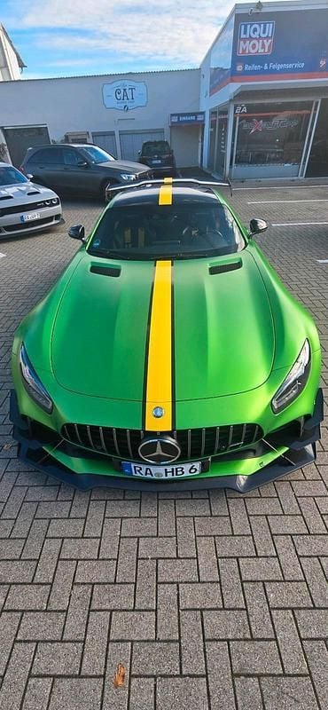 Grün Gebraucht 2019 Mercedes AMG GT R AMG Coupé | 155.000 € - Bild 1/4