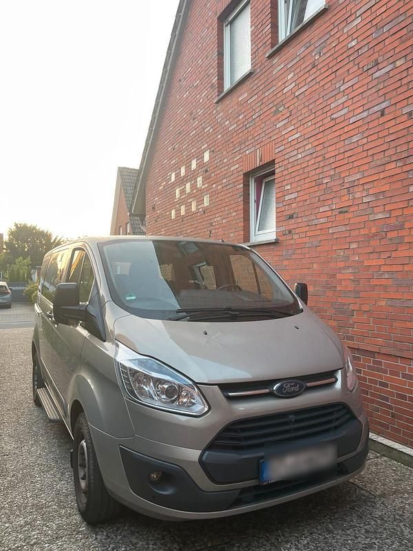 Gold Gebraucht 2013 Ford Tourneo SUV | 15.500 € - Bild 1/4