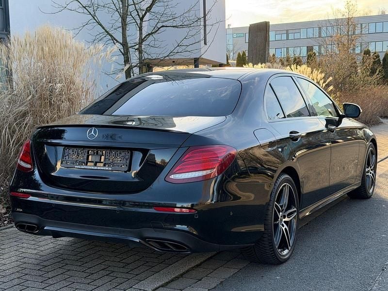 Gebraucht Mercedes E200 AMG line 197 PS (144 kW) 2019 Schwarz Limousine