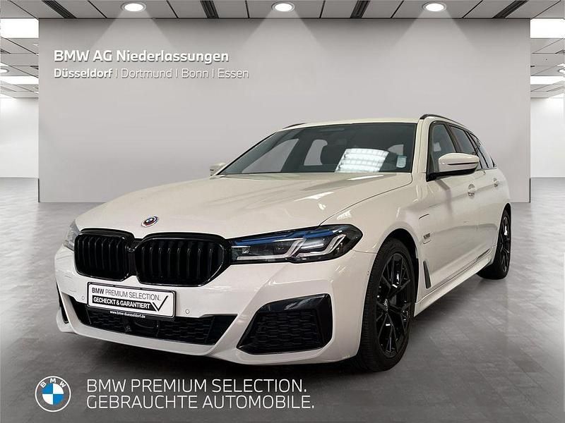 Weiß Gebraucht 2022 BMW 530e M Sport Kombi | 39.999 € (Etwas zu teuer) - Bild 1/4
