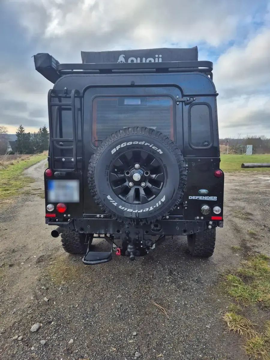 Gebraucht Land Rover Defender 122 PS (89 kW) 2011 Schwarz SUV