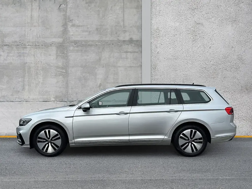 Gebraucht VW Passat GTE 218 PS (160 kW) 2021 Silber Kombi