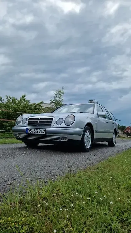 Gebraucht Mercedes E290 Elegance 129 PS (94 kW) 1999 Silber Limousine
