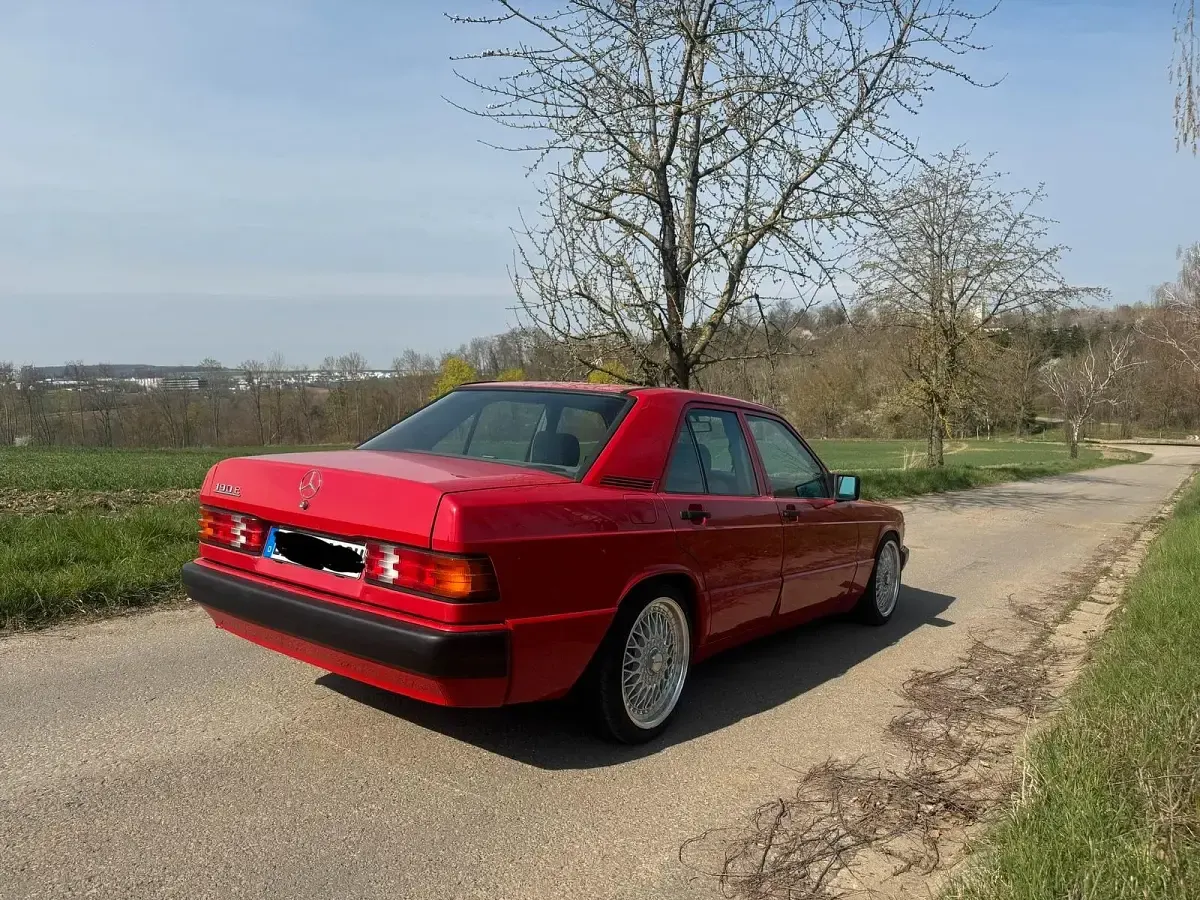 Gebraucht Mercedes 190 109 PS (80 kW) 1991 Rot Limousine