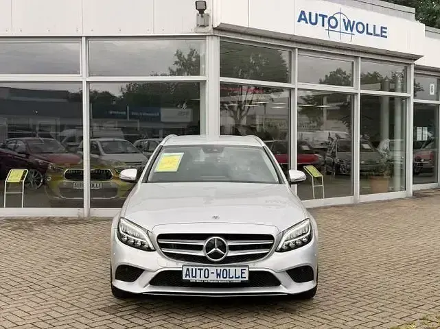 Gebraucht Mercedes C200 Avantgarde 184 PS (135 kW) 2020 Silber Kombi