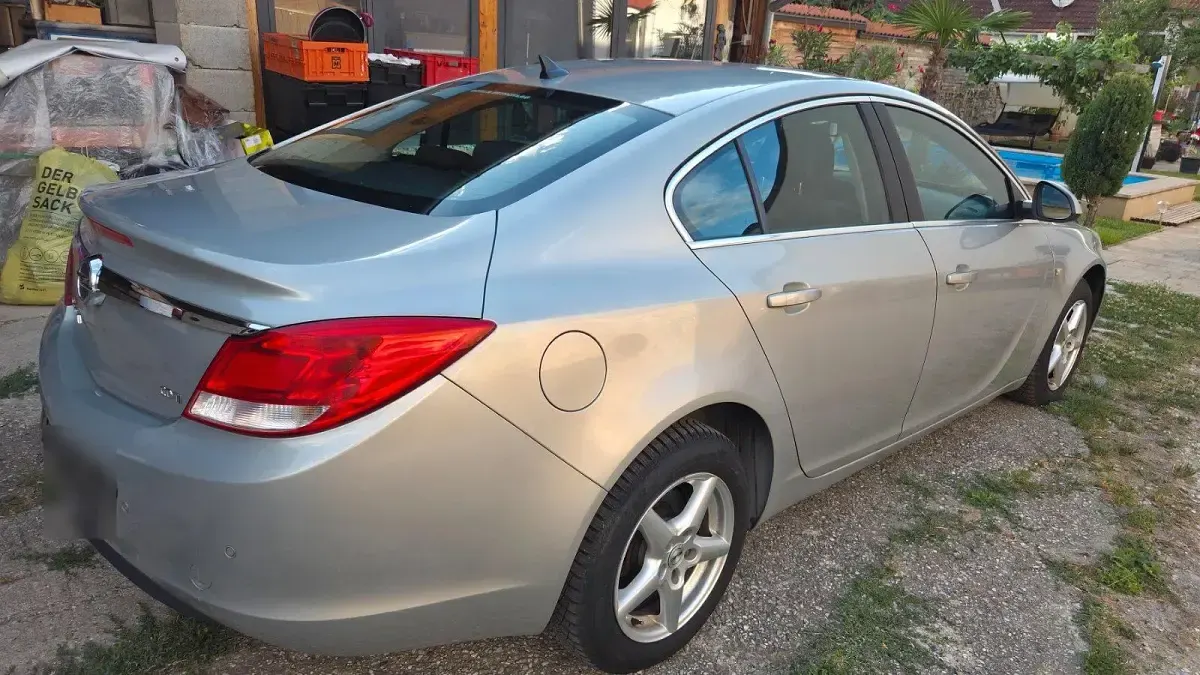 Gebraucht Opel Insignia 130 PS (95 kW) 2010 Limousine