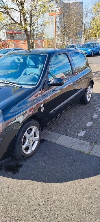 Gebraucht Renault Clio II 75 PS (55 kW) 2003 Limousine