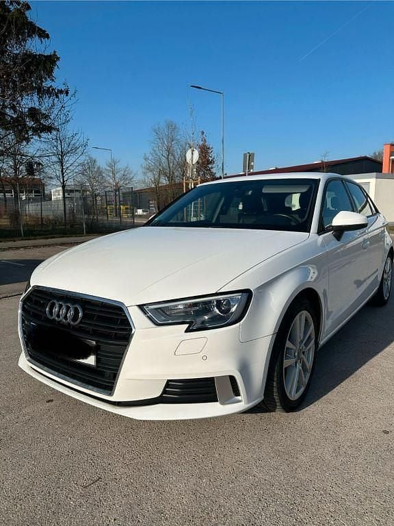Second-hand Audi A3 Design 150 CP (110 kW) 2020 Alb Berlinǎ