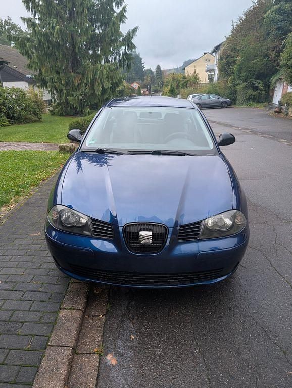 Blau Gebraucht 2003 Seat Ibiza Stella Limousine | 600 € (Fairer Preis) - Bild 1/4