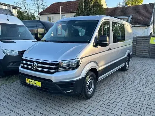 Gebraucht VW Crafter Trendline 140 PS (102 kW) 2022 Silber Van
