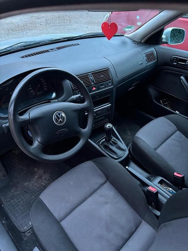 Gebraucht VW Golf IV 101 PS (74 kW) 2000 Silber Kombi