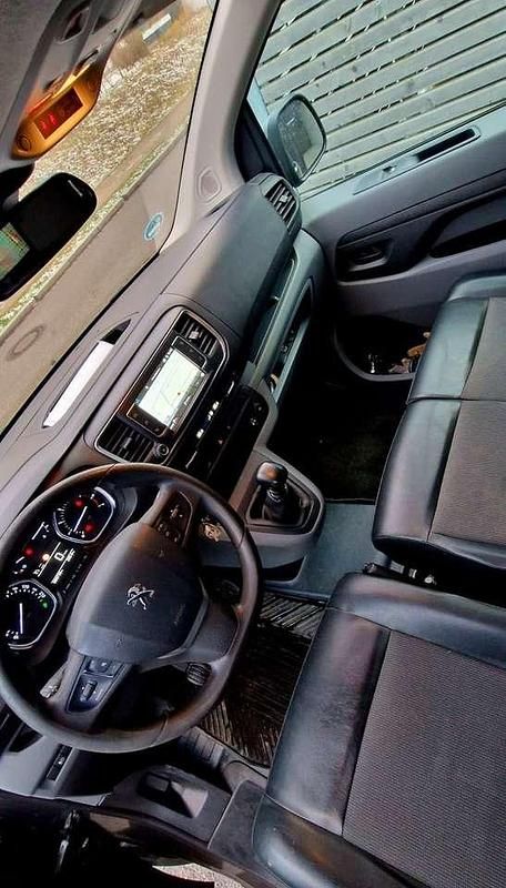 Gebraucht Peugeot Expert 150 PS (110 kW) 2018 Beige Van