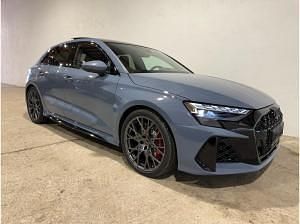 Neu Audi RS3 400 PS (294 kW) 2025 Grau (kemoragrau metallic) Limousine