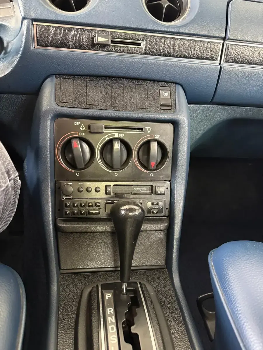 Gebraucht Mercedes E230 109 PS (80 kW) 1978 Weiß Limousine