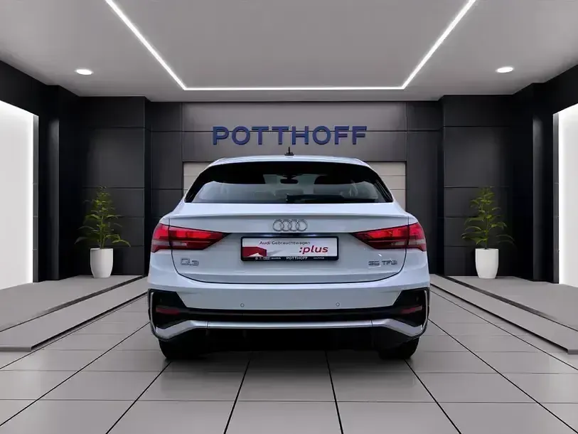 Gebraucht Audi Q3 Sportback S-Line 150 PS (110 kW) 2025 Gletscherweiß metallic SUV