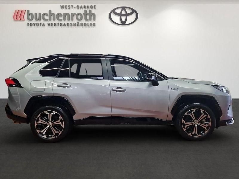 Neu Toyota RAV4 Hybrid Style 306 PS (225 kW) 2025 Silver 1d6/ attitude black 218 SUV