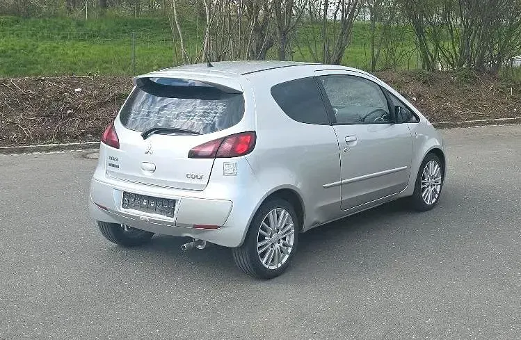 Gebraucht Mitsubishi Colt 75 PS (55 kW) 2008 Silber Kleinwagen