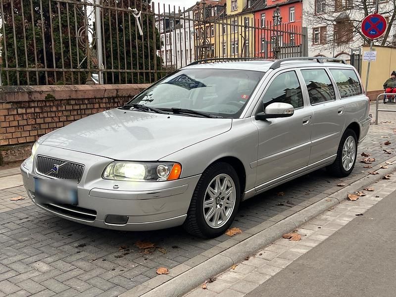 Grau Gebraucht 2006 Volvo V70 Kombi | 1.750 € (Superpreis) - Bild 1/4
