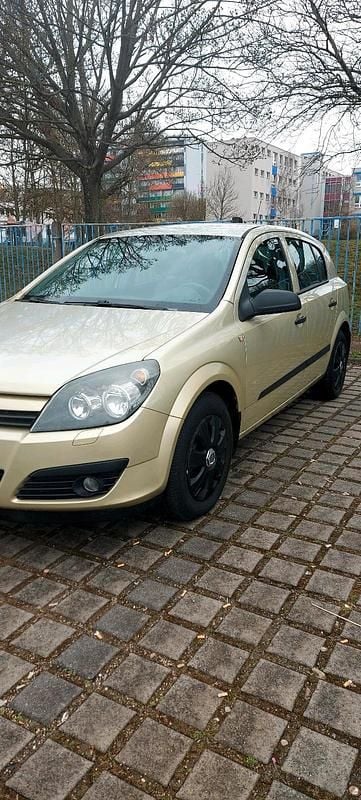 Gebraucht Opel Astra 90 PS (66 kW) 2004 Gold Limousine