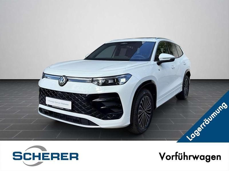 Pure white Gebraucht 2025 VW Tayron R-line SUV | 63.990 € (Etwas zu teuer) - Bild 1/4