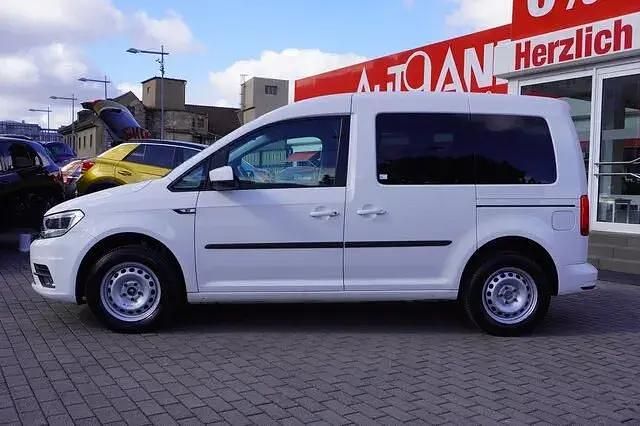 Usata VW Caddy 102 CV (75 kW) 2021 Bianco Monovolume