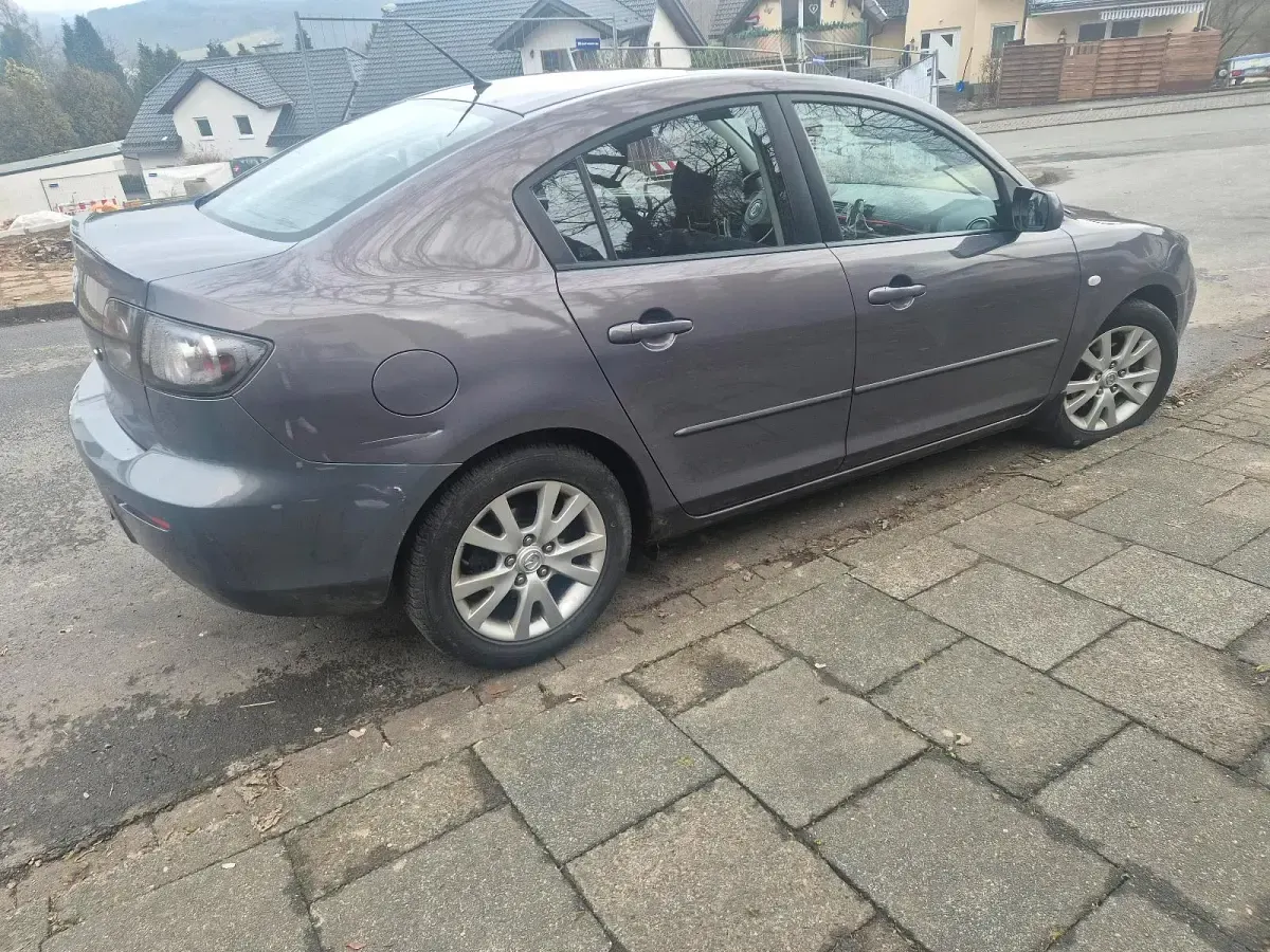 Używany Mazda 3 105 KM (77 kW) 2008 Sedan/Limuzyna