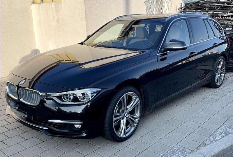 Gebraucht BMW 330 Luxury Line 252 PS (185 kW) 2019 Schwarz Kombi