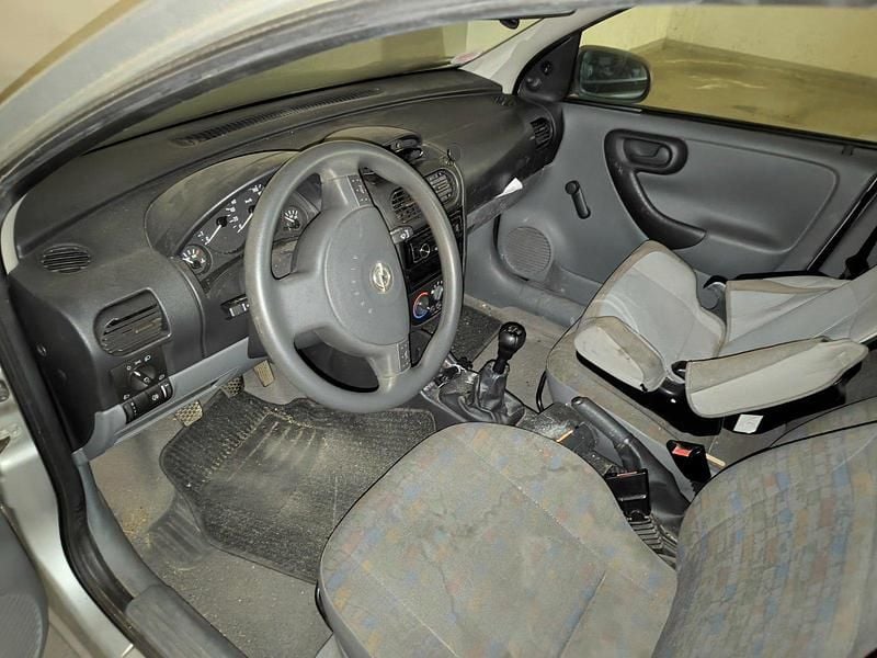 Gebraucht Opel Corsa 58 PS (42 kW) 2001 Silber Kleinwagen