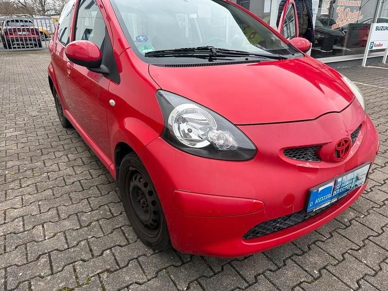 Gebraucht Toyota Aygo 69 PS (50 kW) 2008 Rot Kleinwagen