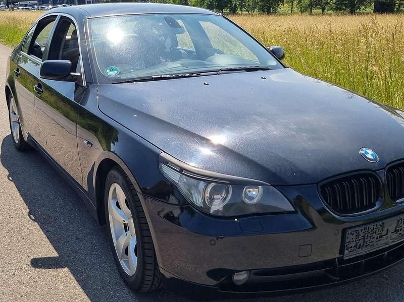Schwarz Gebraucht 2005 BMW 523 Limousine | 2.490 € (Fairer Preis) - Bild 1/4