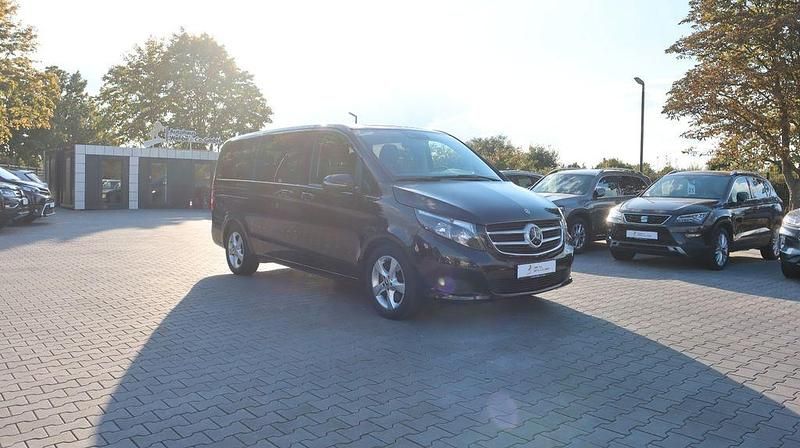 Schwarz Gebraucht 2018 Mercedes V250 Edition Van / Kleinbus | 36.900 € (Guter Preis) - Bild 1/4