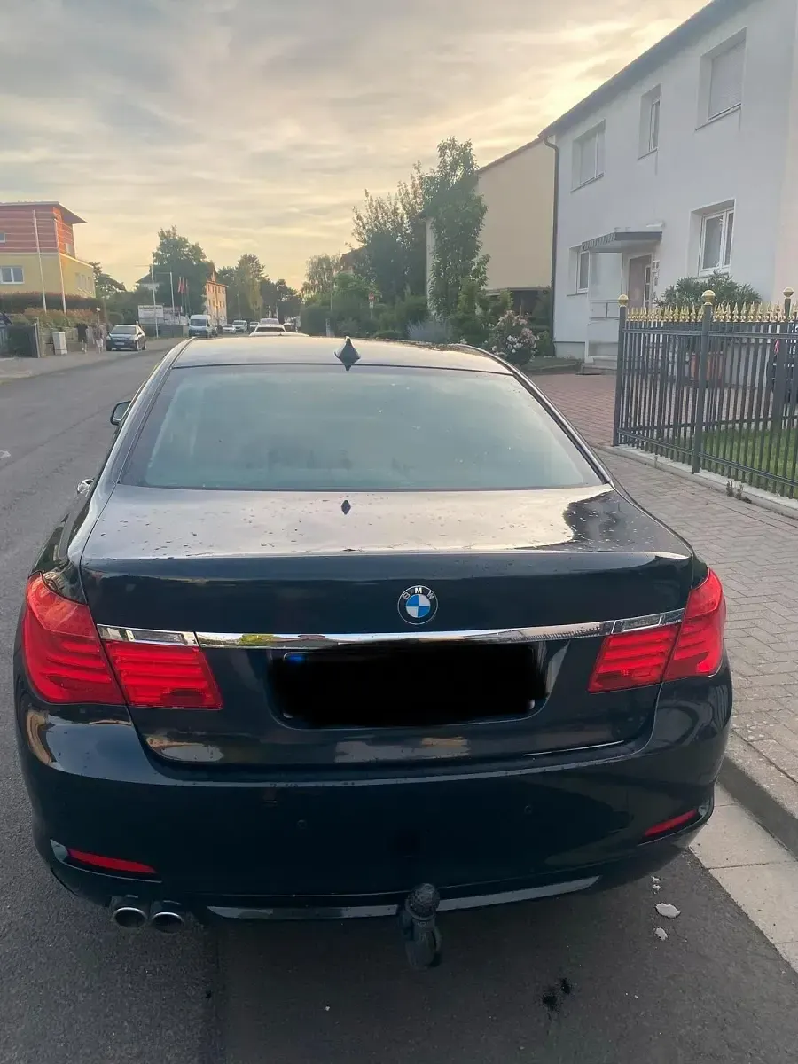 Gebraucht BMW 730 245 PS (180 kW) 2008 Schwarz Limousine