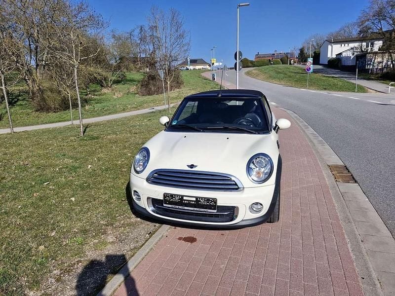 Gebraucht Mini Cooper Cabriolet 122 PS (89 kW) 2015 Weiß Cabrio