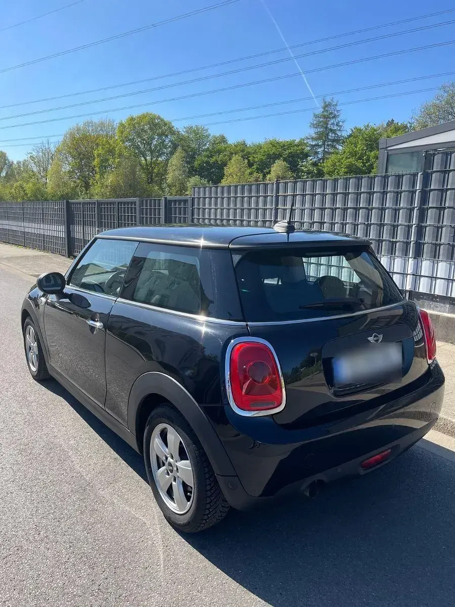 Usado Mini ONE 75 CV (55 kW) 2018 Negro Utilitario