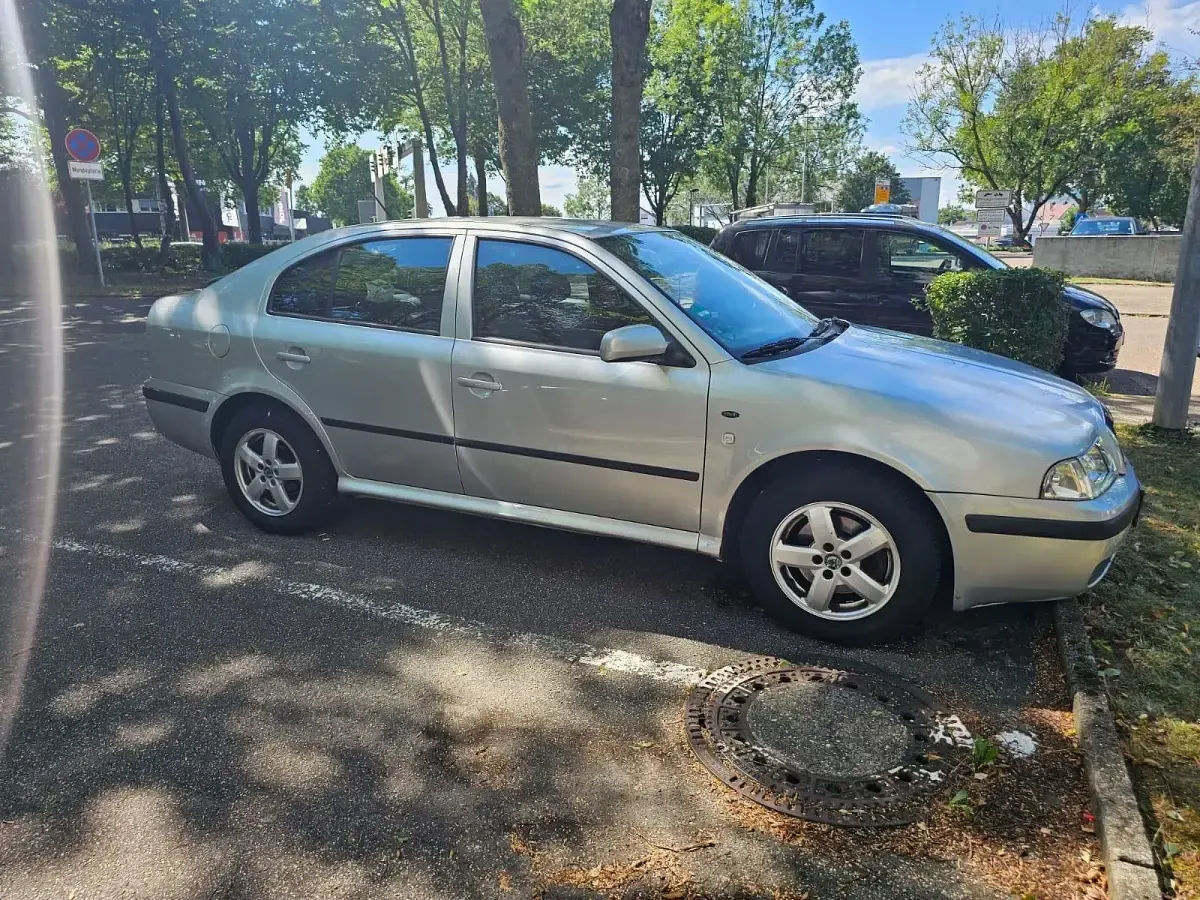 Gebraucht Skoda Octavia 116 PS (85 kW) 2003 Silber Limousine