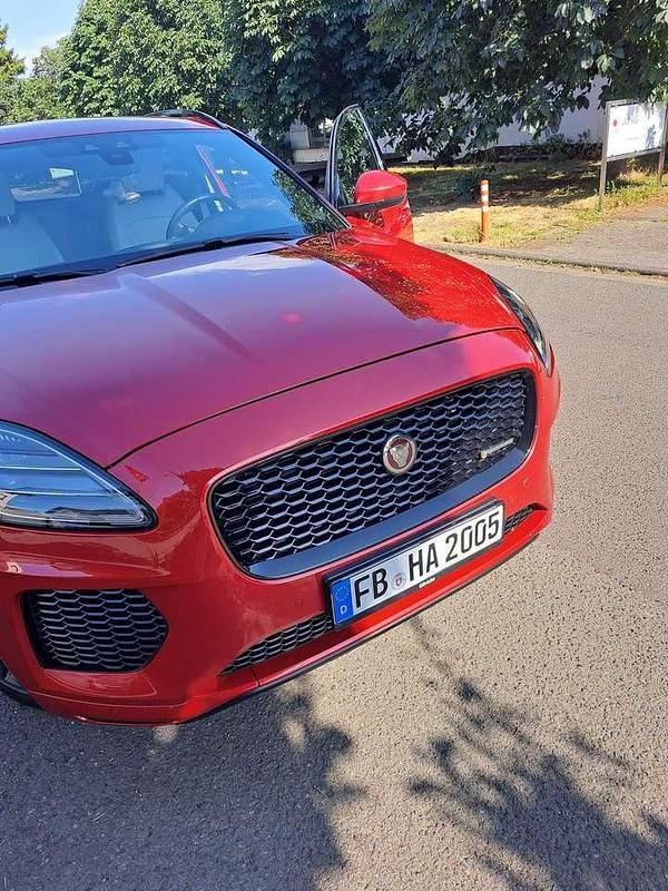 Usata Jaguar E-Pace R-Dynamic 241 CV (177 kW) 2019 Rosso SUV