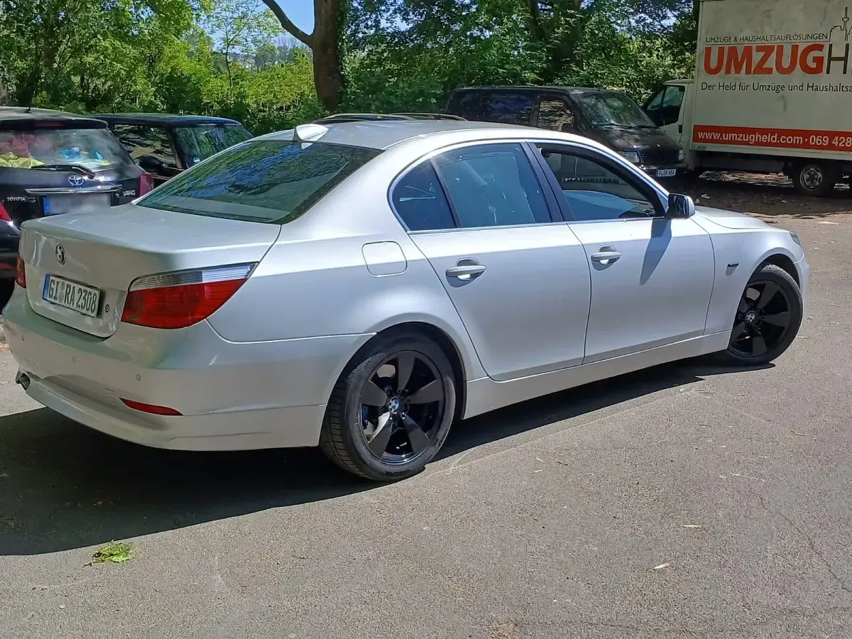 Gebraucht BMW 525 193 PS (141 kW) 2005 Silber Limousine
