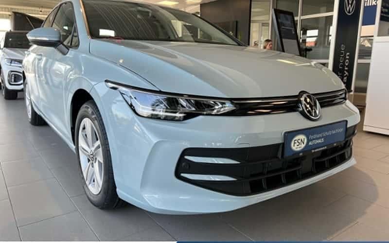 Blau Neu 2025 VW Golf VIII Life Limousine | 28.900 € (Guter Preis) - Bild 1/4