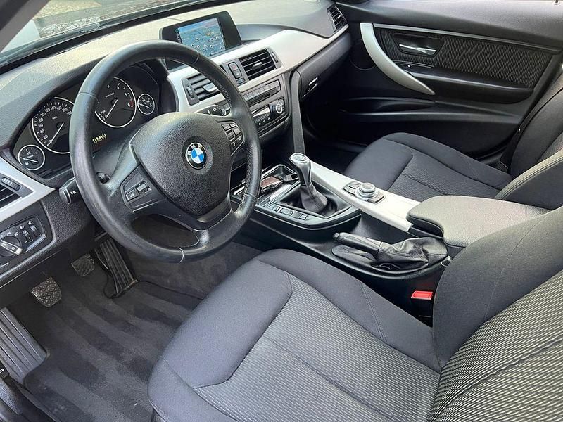Gebraucht BMW 320 163 PS (119 kW) 2014 Schwarz Limousine