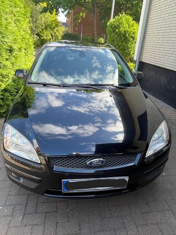 Schwarz Gebraucht 2007 Ford Focus Style Limousine | 990 € (Superpreis) - Bild 1/4