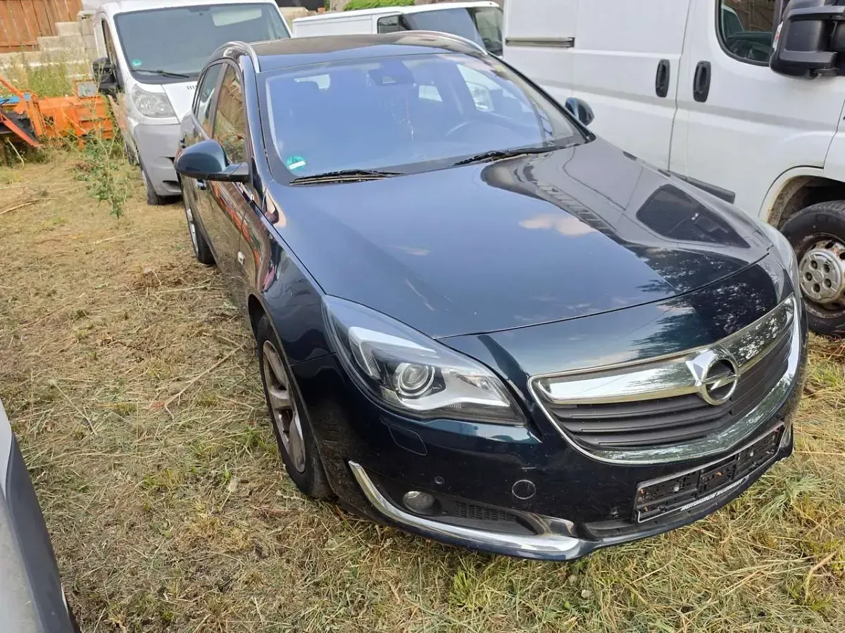 Gebraucht Opel Insignia 194 PS (142 kW) 2013 Schwarz Kombi