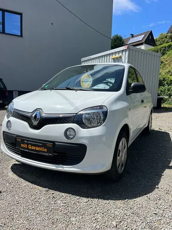 Gebraucht Renault Twingo Life 69 PS (50 kW) 2017 Weiß Kleinwagen