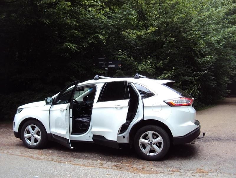 Schwarz Gebraucht 2017 Ford Edge SUV | 14.690 € (Superpreis) - Bild 1/4