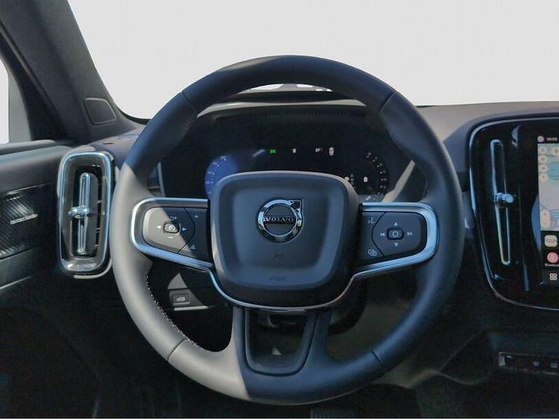 Gebraucht Volvo XC40 Plus 163 PS (119 kW) 2025 Crystal white SUV