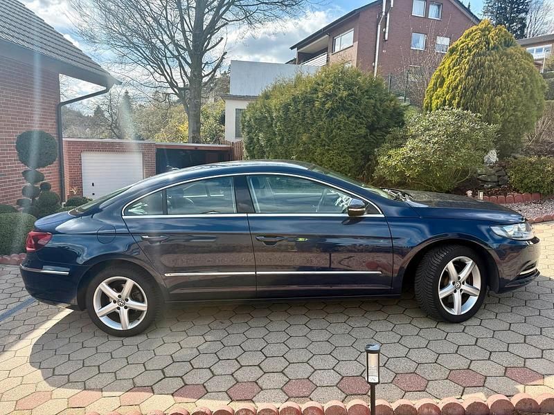 Usata VW Passat 140 CV (102 kW) 2012 Blu Coupé