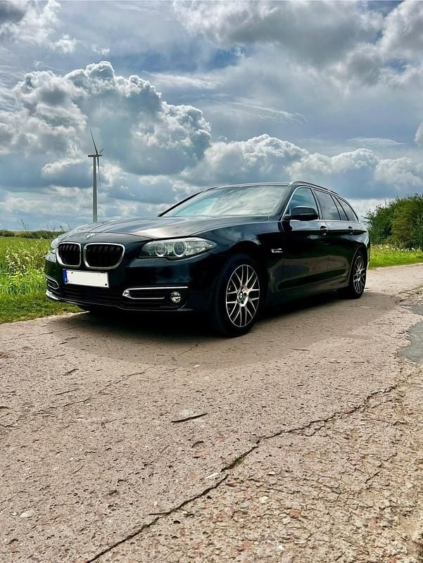 Schwarz Gebraucht 2013 BMW 530 Kombi | 17.999 € (Teuer) - Bild 1/4