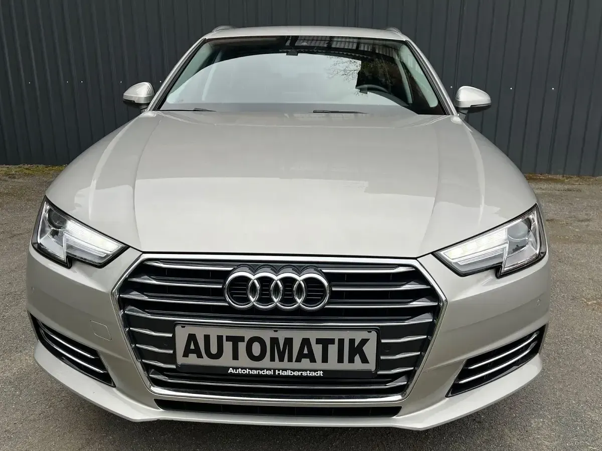 Używany Audi A4 Ambiente 190 KM (139 kW) 2016 Srebrny Kombi