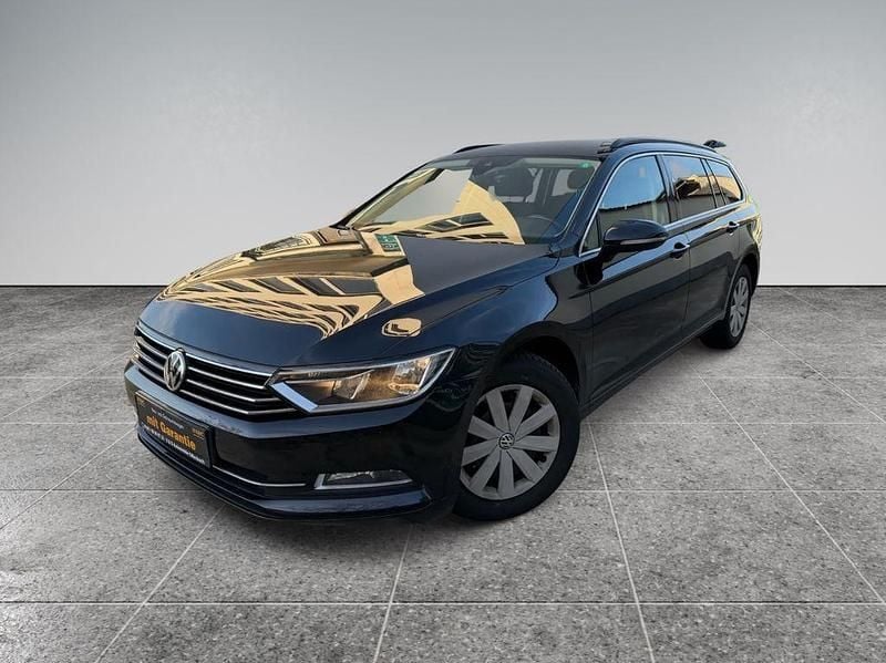 Schwarz Gebraucht 2019 VW Passat Comfortline Kombi | 13.790 € (Superpreis) - Bild 1/4