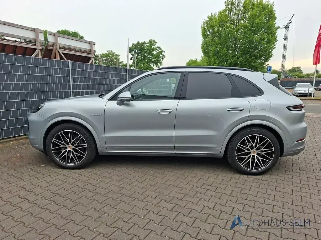 Second-hand Porsche Cayenne 470 CP (345 kW) 2023 Argintiu SUV