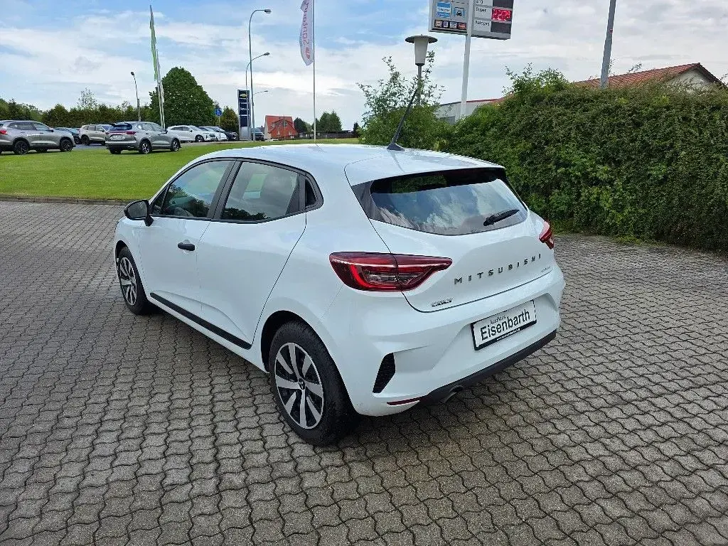 Gebraucht Mitsubishi Colt Basis 67 PS (49 kW) 2024 Weiß Kleinwagen